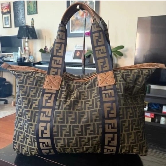 Fendi Zucca Vintage Weekender/Travel Bag PREOWNED/USED Mint condition - Picture 2 of 6